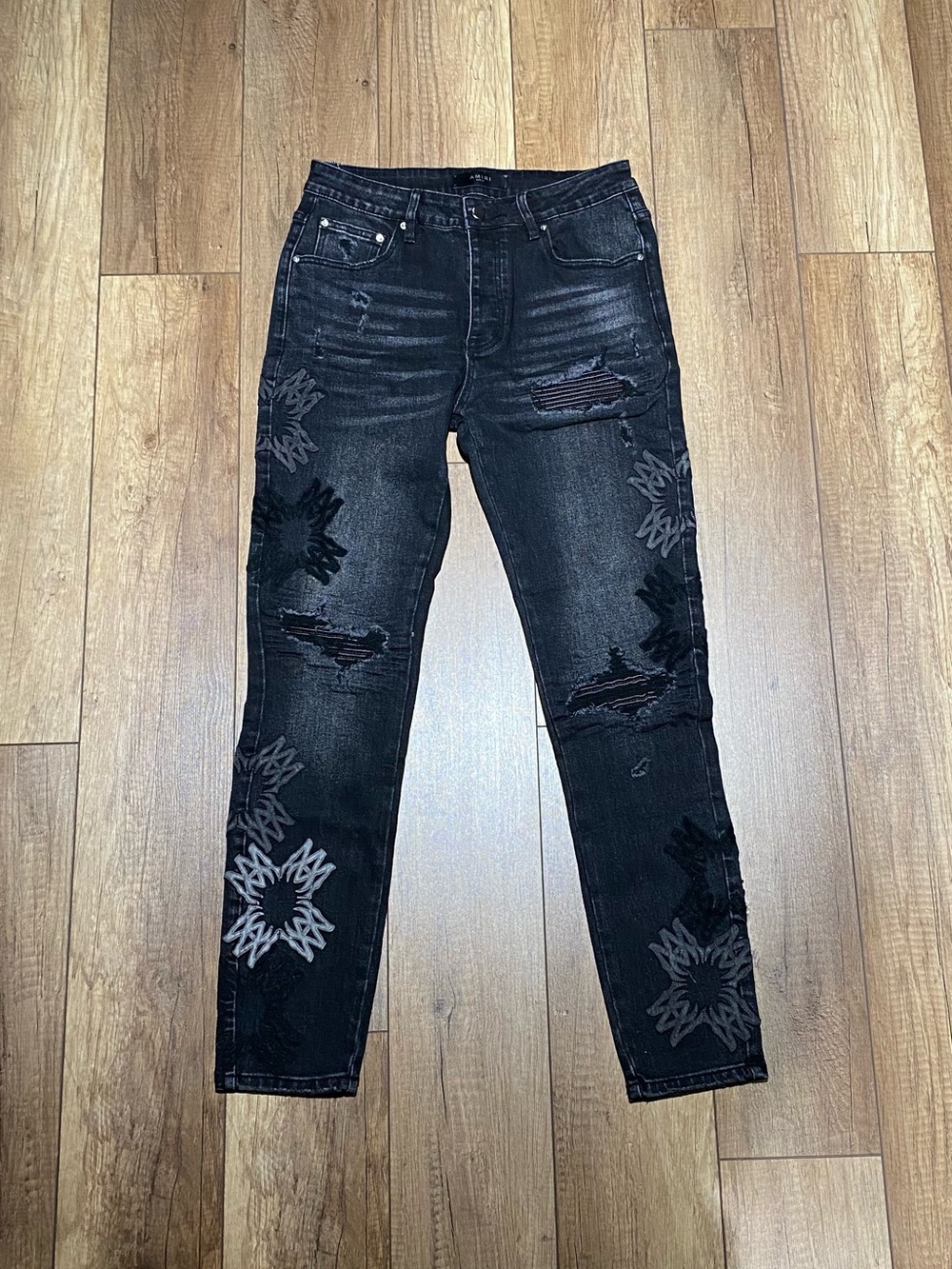 Amiri Mens Black Slim Fit Ripped Jeans with Floral Design Waist Size 32
